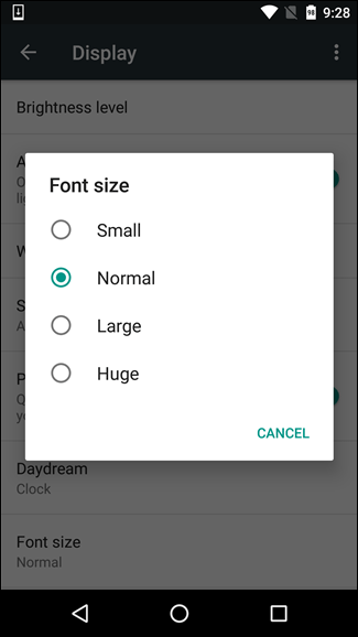 در اینجا اسکرین شات سمت چپ بخش Font size در اندروید 7 را به شما نشان می دهد، در حالی که اسکرین شات سمت راست، مربوط به اندروید 6 می باشد. هر دو گزینه گزینه همانند یکدیگرند، تنها یکی پیش نمایش دارد و دیگری ندارد.