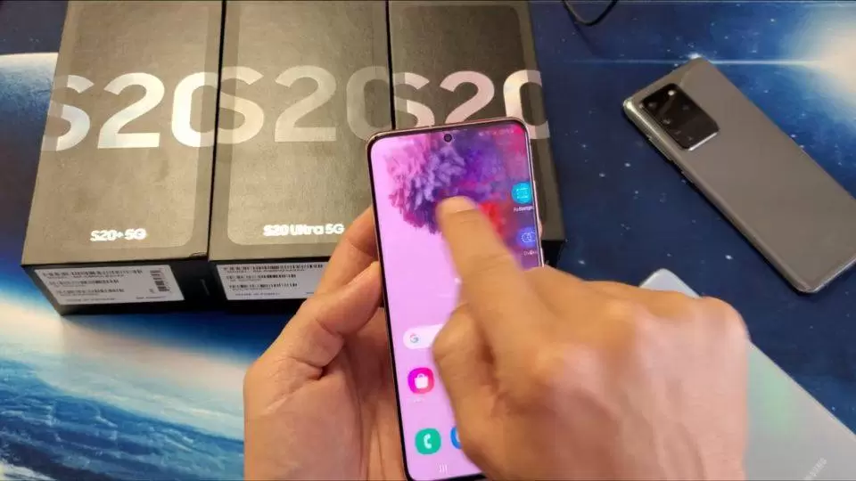روش گرفتن اسکرین شات با استفاده از پنل Edge در سری Galaxy S20
