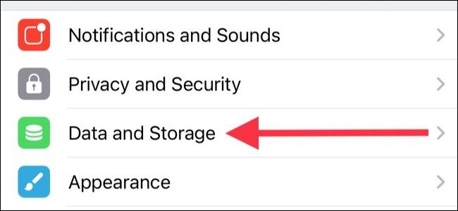 Data and Storage در تنظیمات آیفون